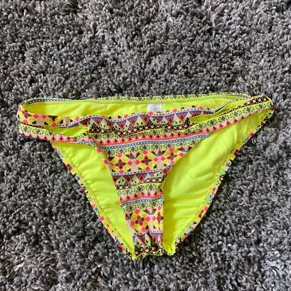 WORN ONCE Multi Color Fun Printed Swim Suit/Bikini Bottom Women's Size Large